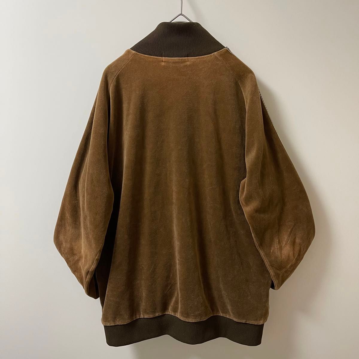 美品ベロア M】フレッドペリー刺繍トラックジャケット古着 美品ベロア M】フレッドペリー刺繍トラックジャケット古着