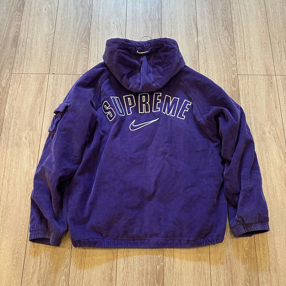NIKE supreme 22AW supreme NIKE Arc Corduroy Hooded Jacket NIKE supreme 22AW supreme NIKE Arc Corduroy Hooded Jacket