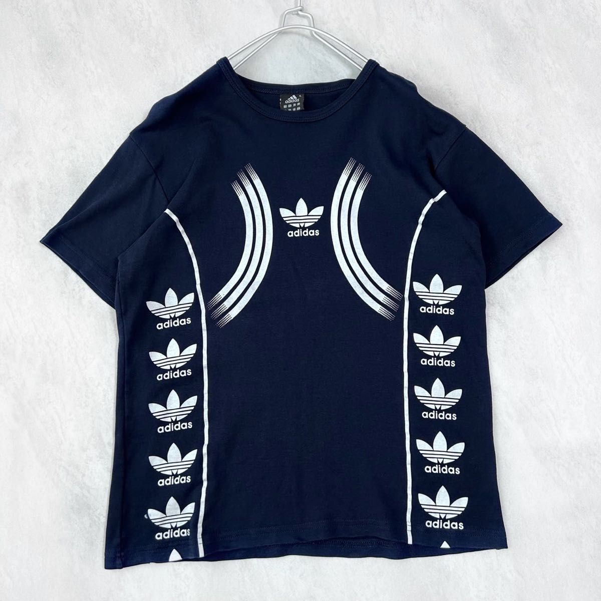 アディダス トレフォイルロゴ 総柄 Lサイズ adidas スポーツタグ アディダス トレフォイルロゴ 総柄 Lサイズ adidas スポーツタグ