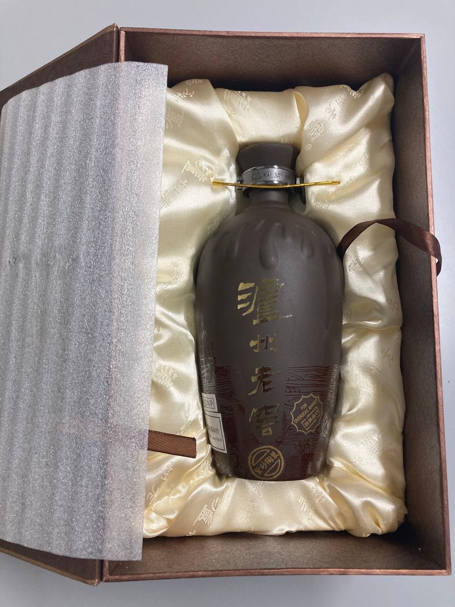 700ml 52% 瀘州老窖 紫砂陶装 中国酒 白酒 陶器ボトル 箱付 700ml 52% 瀘州老窖 紫砂陶装 中国酒 白酒 陶器ボトル 箱付