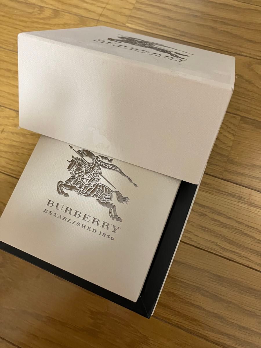バーバリー 腕時計 空箱 保存箱付き 腕時計 バーバリー BURBERRY バーバリー 腕時計 空箱 保存箱付き 腕時計 バーバリー BURBERRY