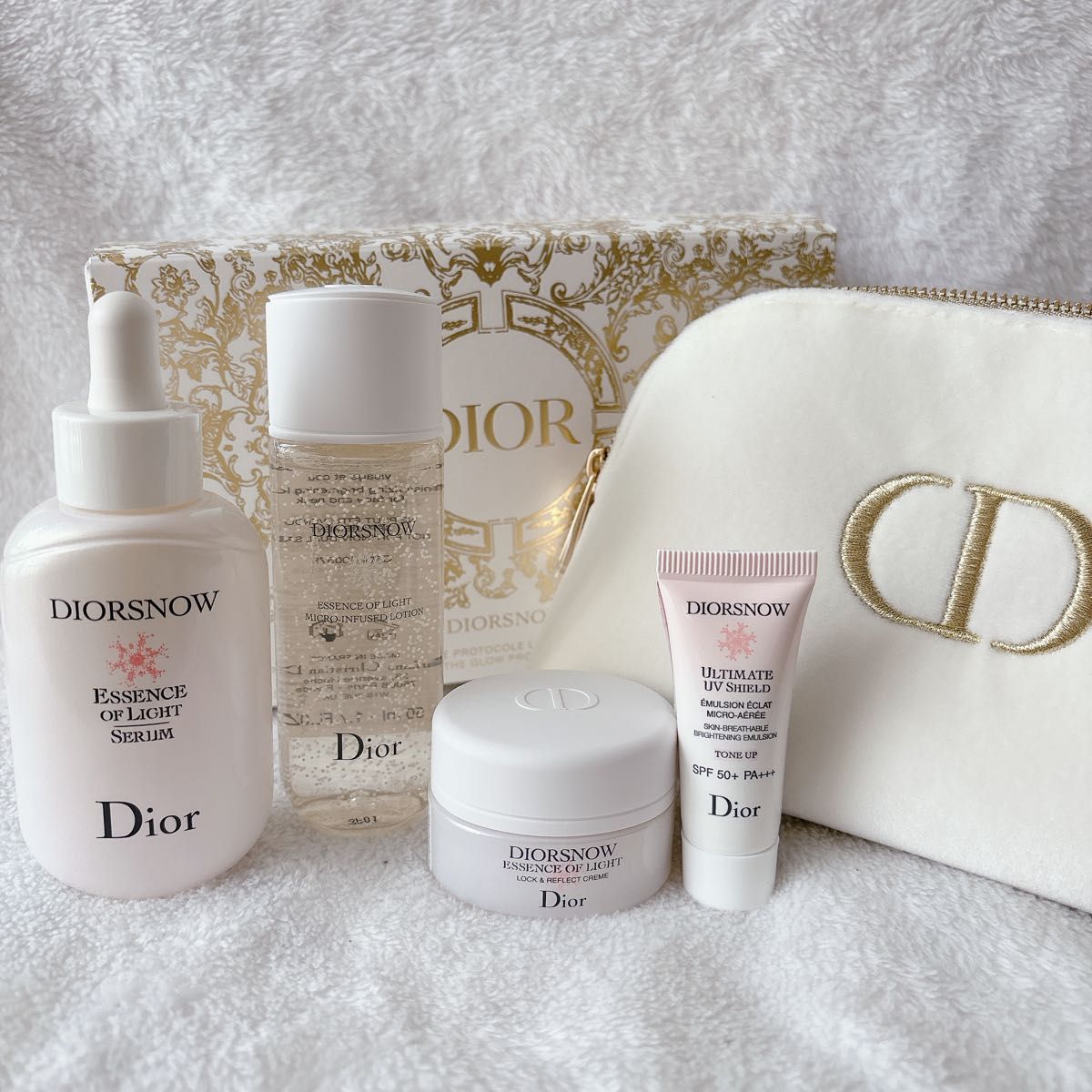 国内正規品/新品】Diorスノーエッセンスホリデーコフレ 国内正規品/新品】Diorスノーエッセンスホリデーコフレ
