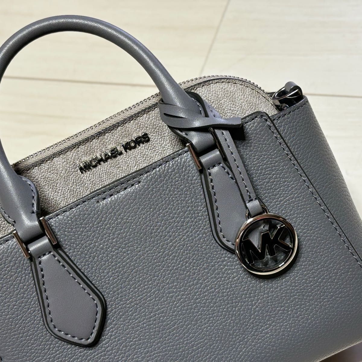 超美品 未使用品 マイケルコース ダリア 2IN1 サッチェル 超美品 未使用品 マイケルコース ダリア 2IN1 サッチェル