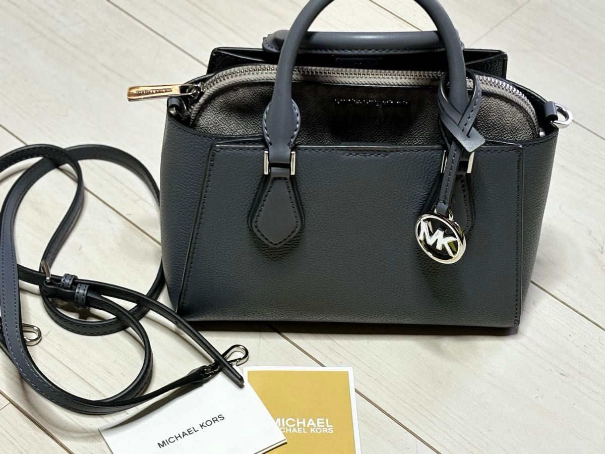 超美品 未使用品 マイケルコース ダリア 2IN1 サッチェル 超美品 未使用品 マイケルコース ダリア 2IN1 サッチェル