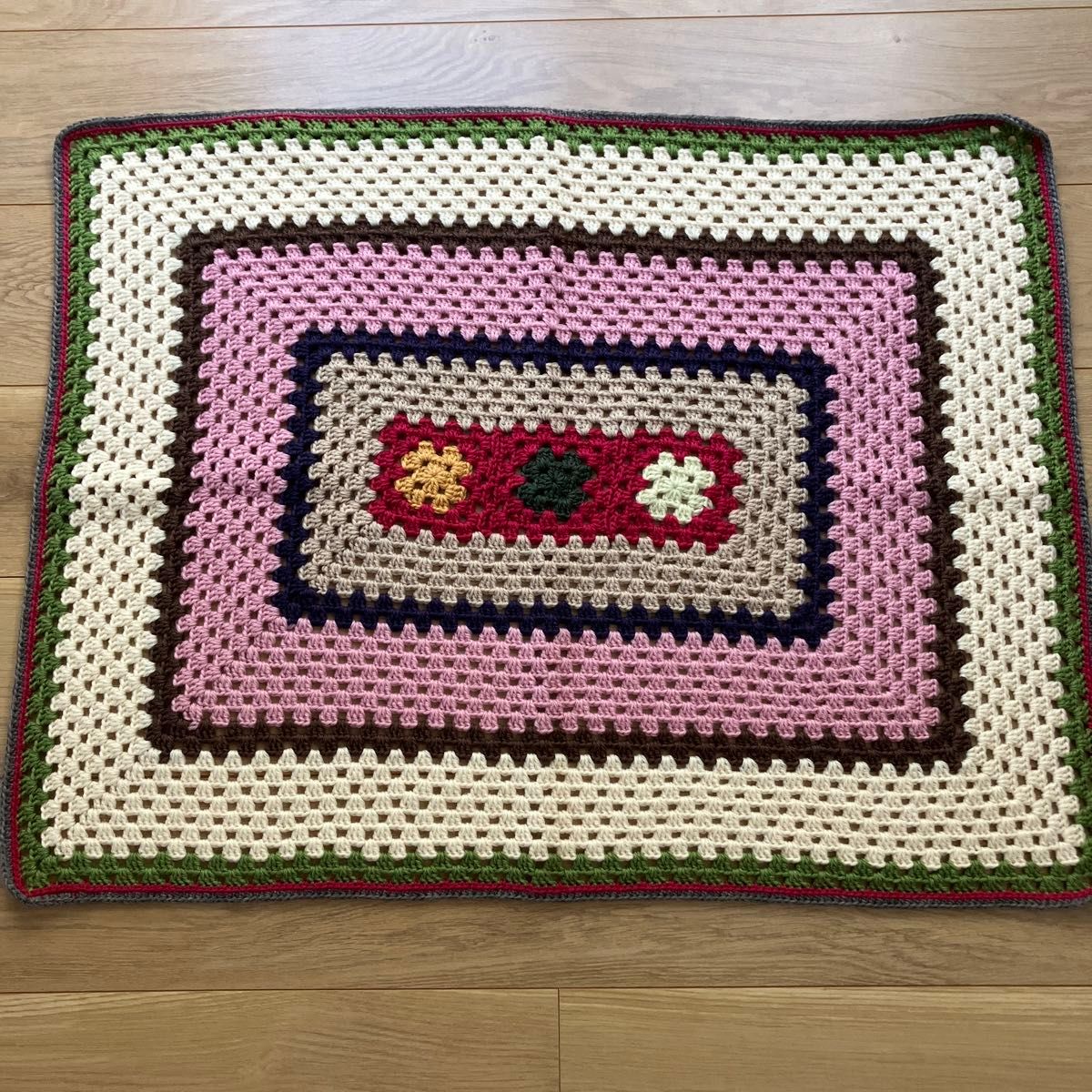 ハンドメイド・手編み かぎ針編み マルチカバー 膝掛け 室内玄関 ハンドメイド・手編み かぎ針編み マルチカバー 膝掛け 室内玄関