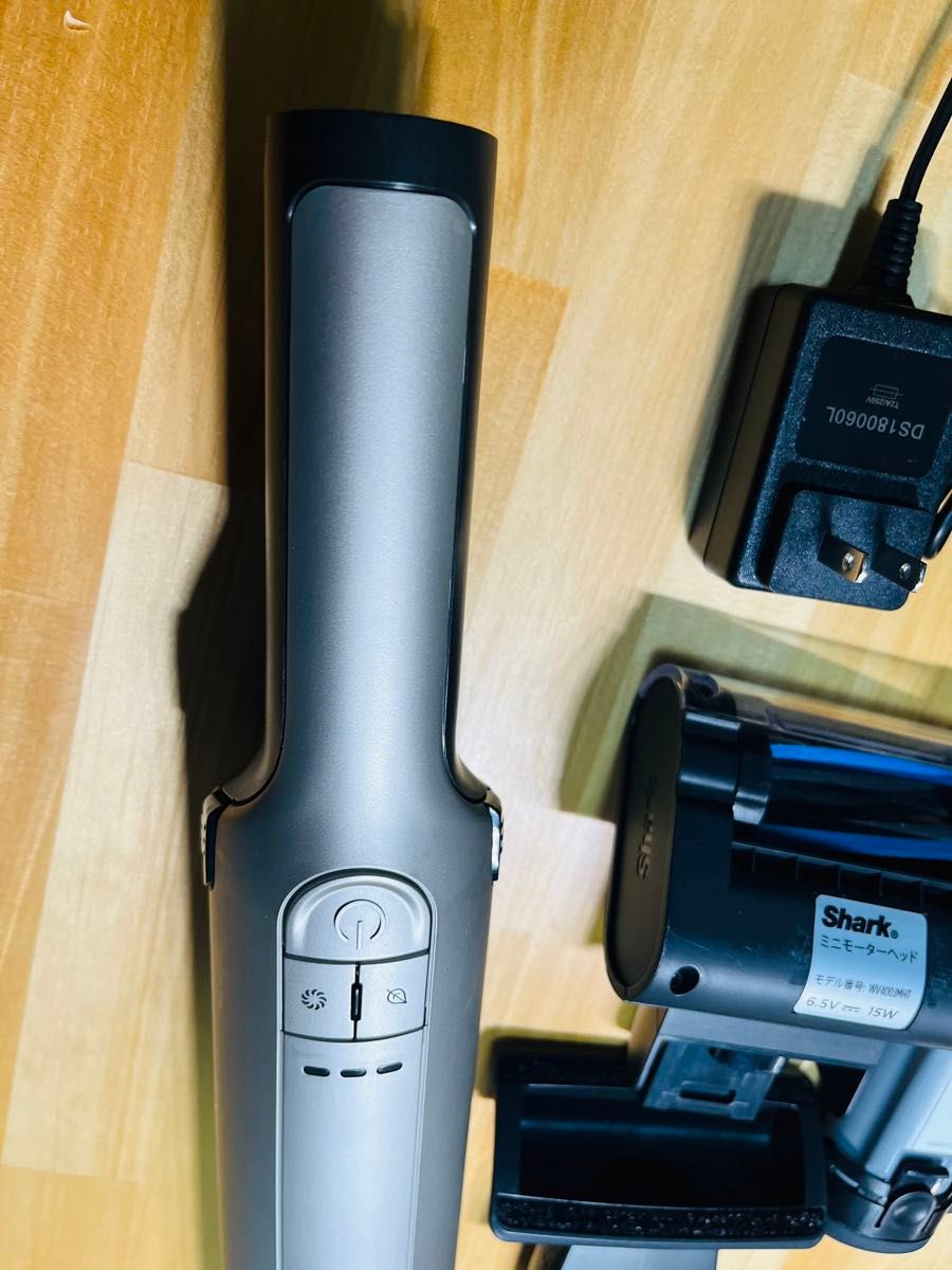 ジャンク品】Shark EVOPOWER EX 充電式ハンディクリーナー ジャンク品】Shark EVOPOWER EX 充電式ハンディクリーナー
