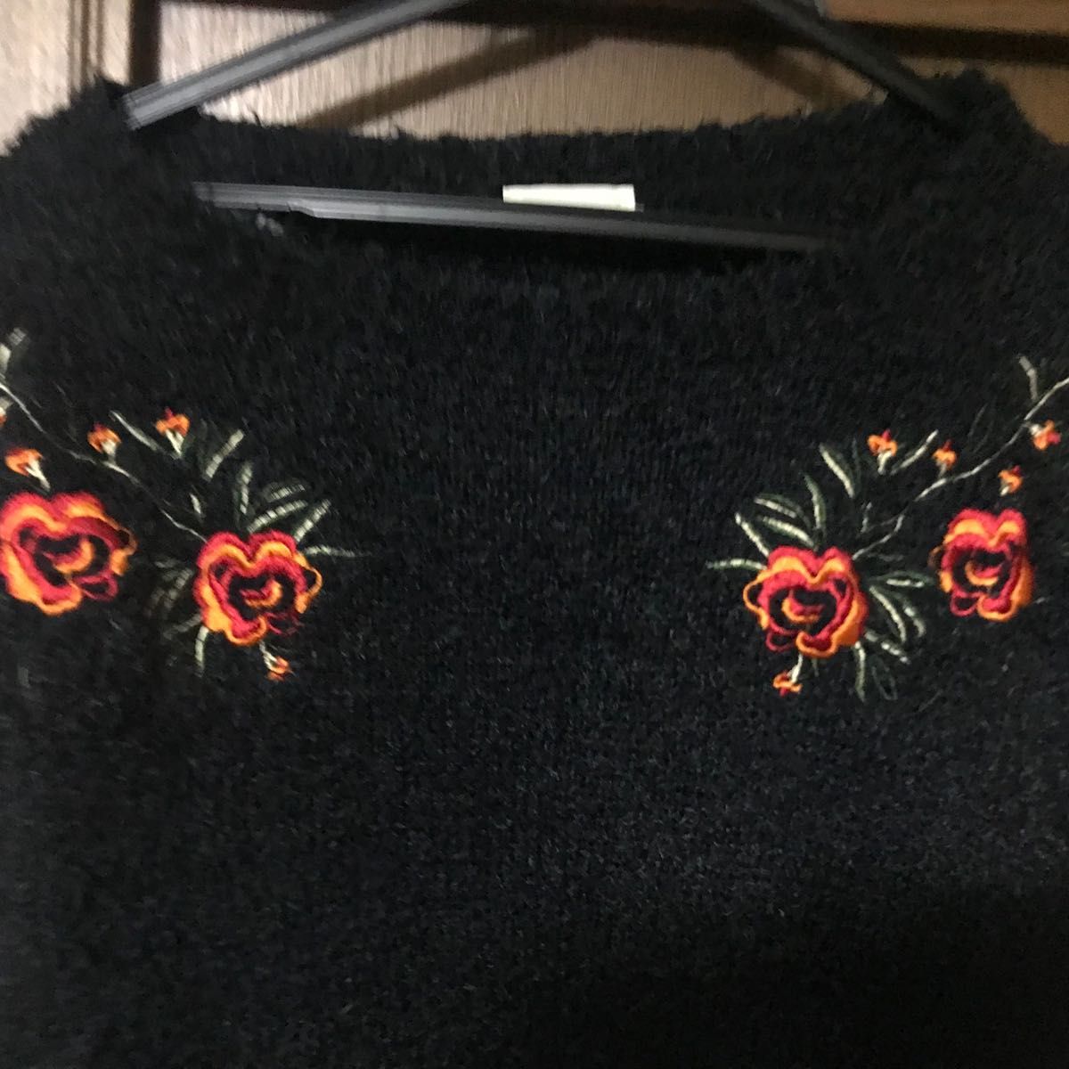 ニット セーター 長袖 刺繍 トップス ブラック Vネック 長袖 ニット セーター 長袖 刺繍 トップス ブラック Vネック 長袖