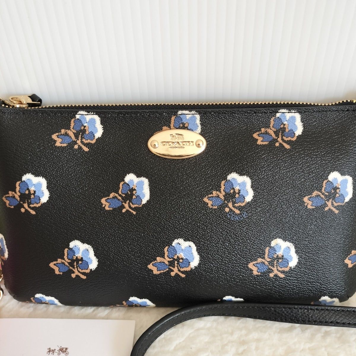 美品 COACH コーチ チェーンショルダーバッグ ブラック 花柄 美品 COACH コーチ チェーンショルダーバッグ ブラック 花柄