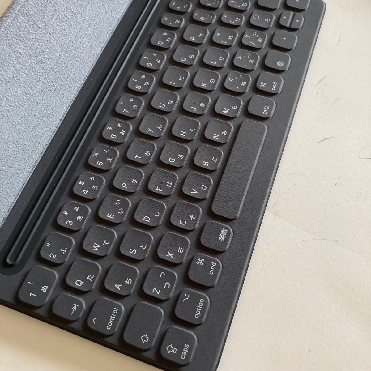 アップル純正品の スマートキーボード iPad Pro 10 5 Air3用 アップル純正品の スマートキーボード iPad Pro 10 5 Air3用
