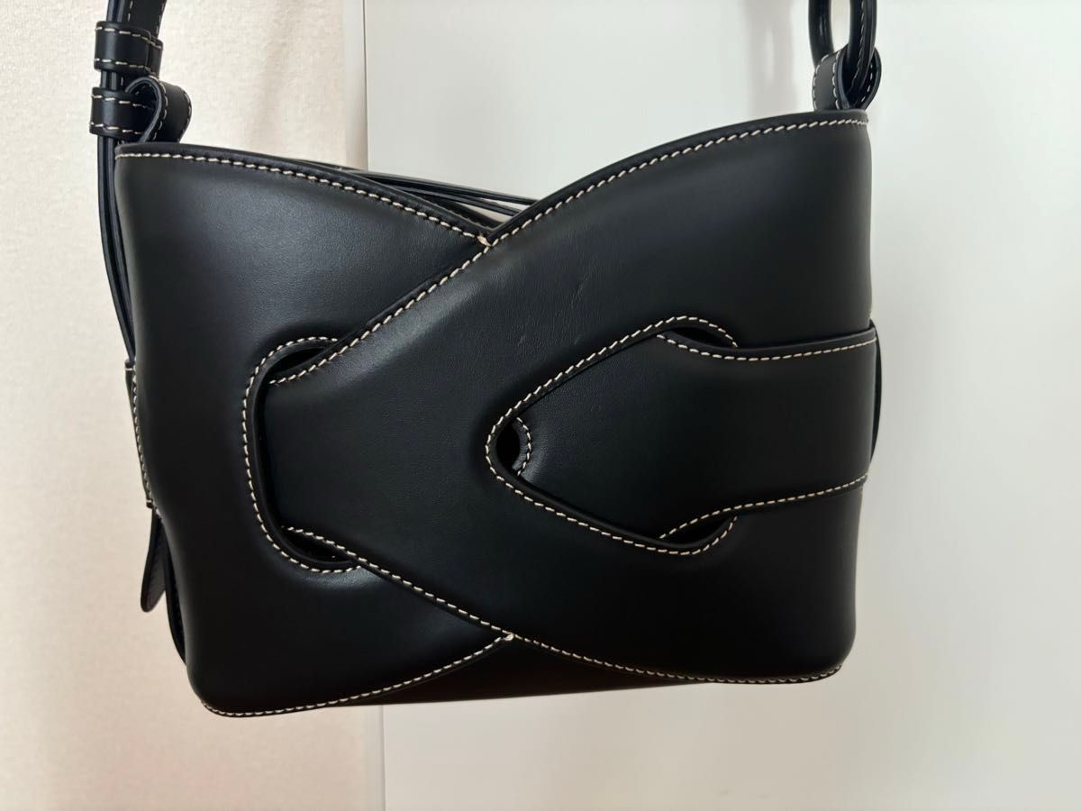 9月20日までの出品 ポレーヌ バッグ Noddeエディション ブラック 9月20日までの出品 ポレーヌ バッグ Noddeエディション ブラック