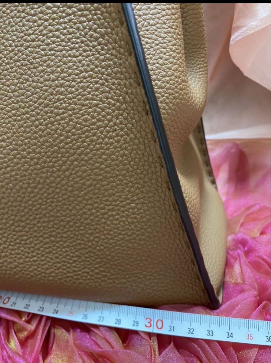 美品 FENDI フェンディ ピーカブー セレリア レギュラーサイズ 美品 FENDI フェンディ ピーカブー セレリア レギュラーサイズ
