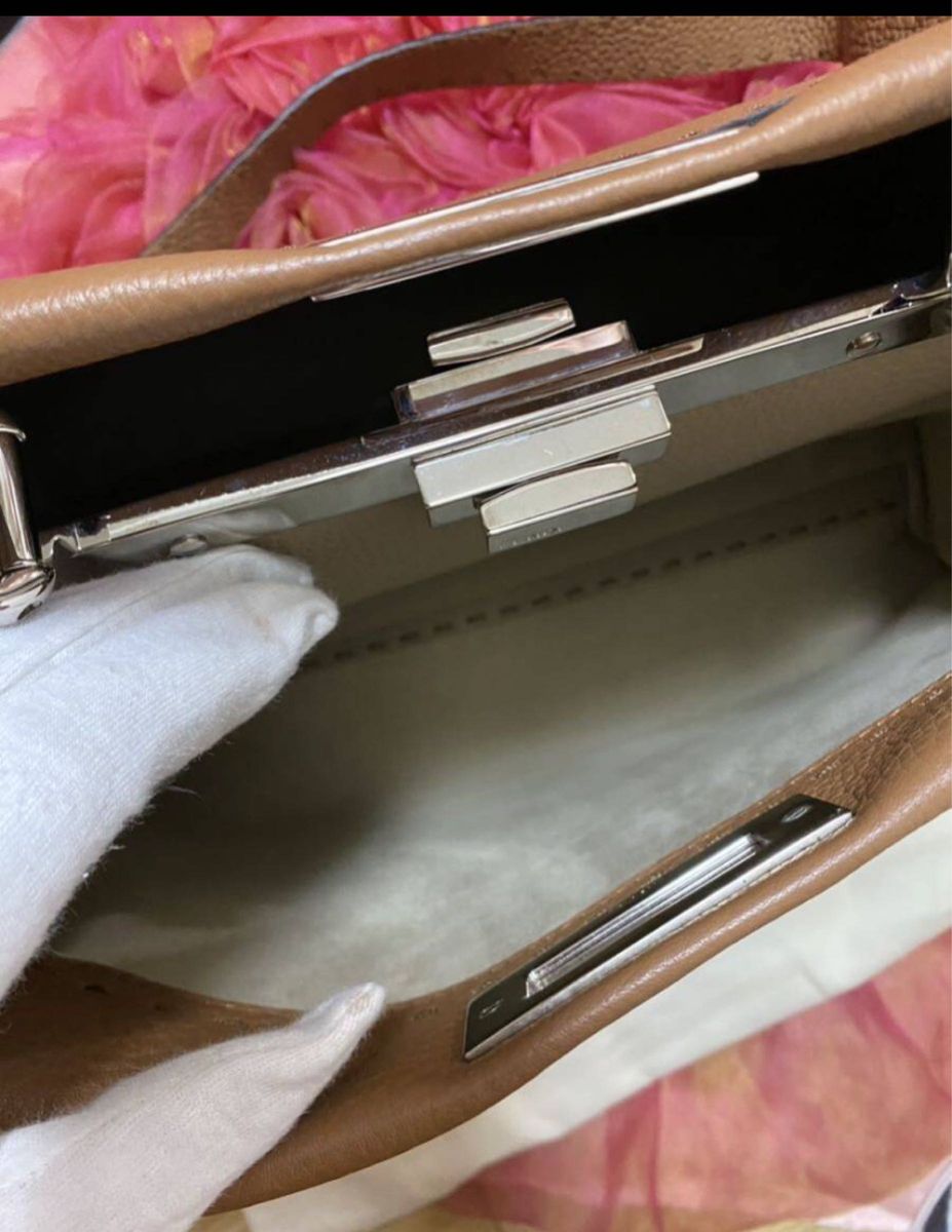 美品 FENDI フェンディ ピーカブー セレリア レギュラーサイズ 美品 FENDI フェンディ ピーカブー セレリア レギュラーサイズ