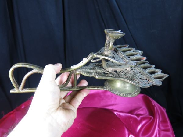 A　インド多連灯火器　金工　コブラ像　手燭台　古銅　印度　灯明　灯り　珍品　名品
