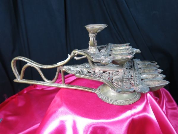 A　インド多連灯火器　金工　コブラ像　手燭台　古銅　印度　灯明　灯り　珍品　名品_画像7