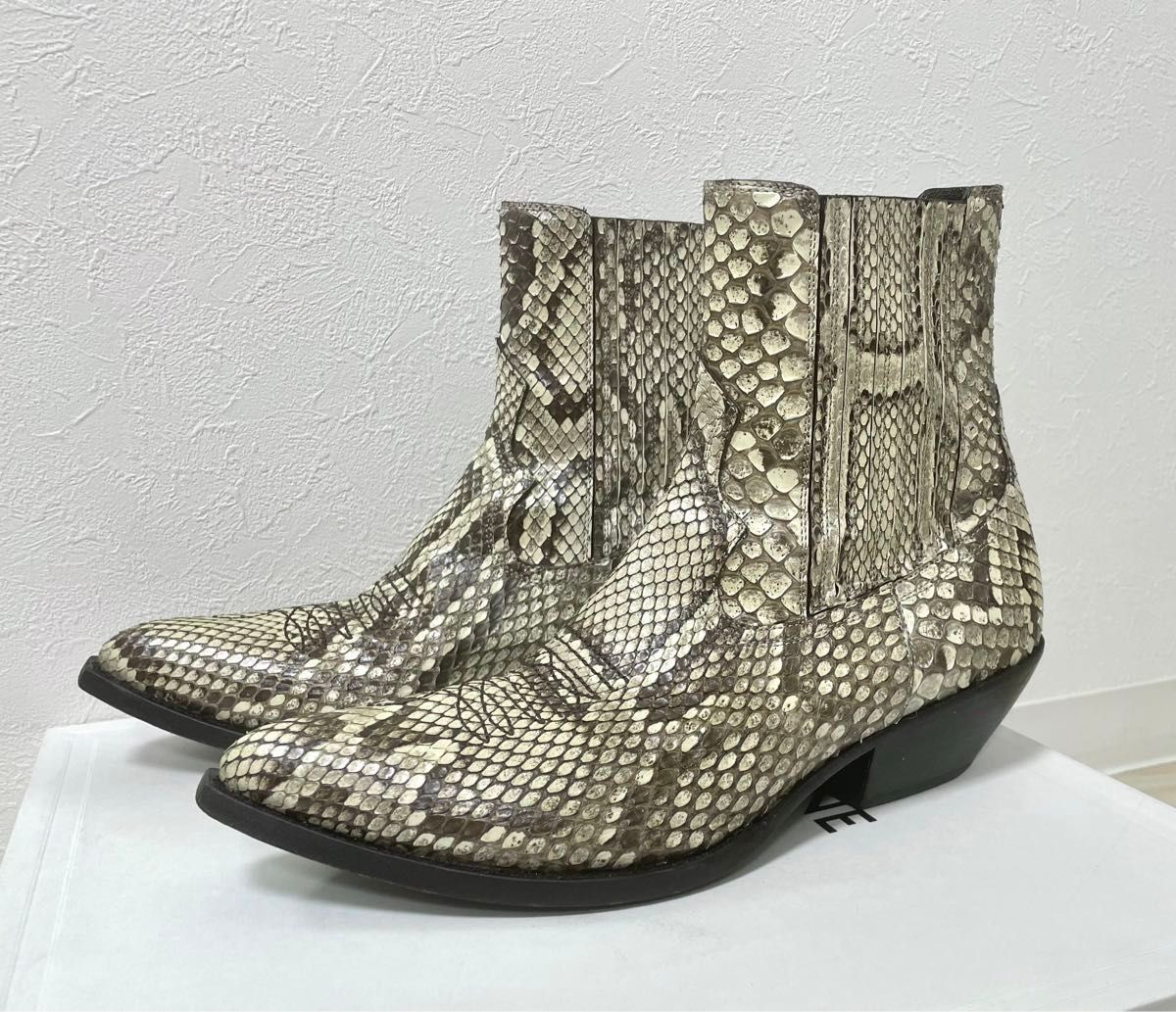 24SS CELINE レオン チェルシーブーツ 42 シャイニーパイソン 24SS CELINE レオン チェルシーブーツ 42 シャイニーパイソン