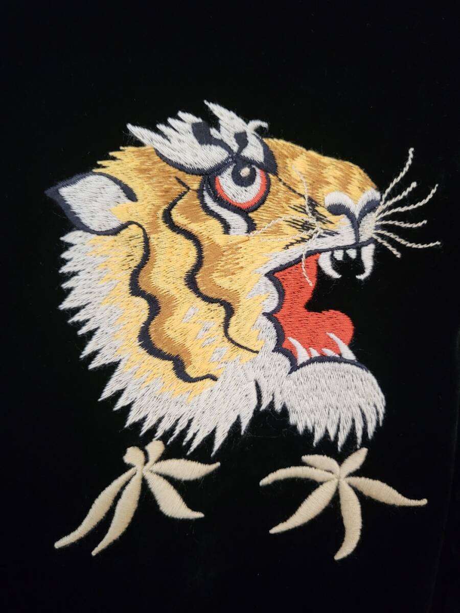 Bibian 比比昂- 50'sライク刺繍ベロアリバーシブルスカジャン Bibian 比比昂- 50'sライク刺繍ベロアリバーシブルスカジャン