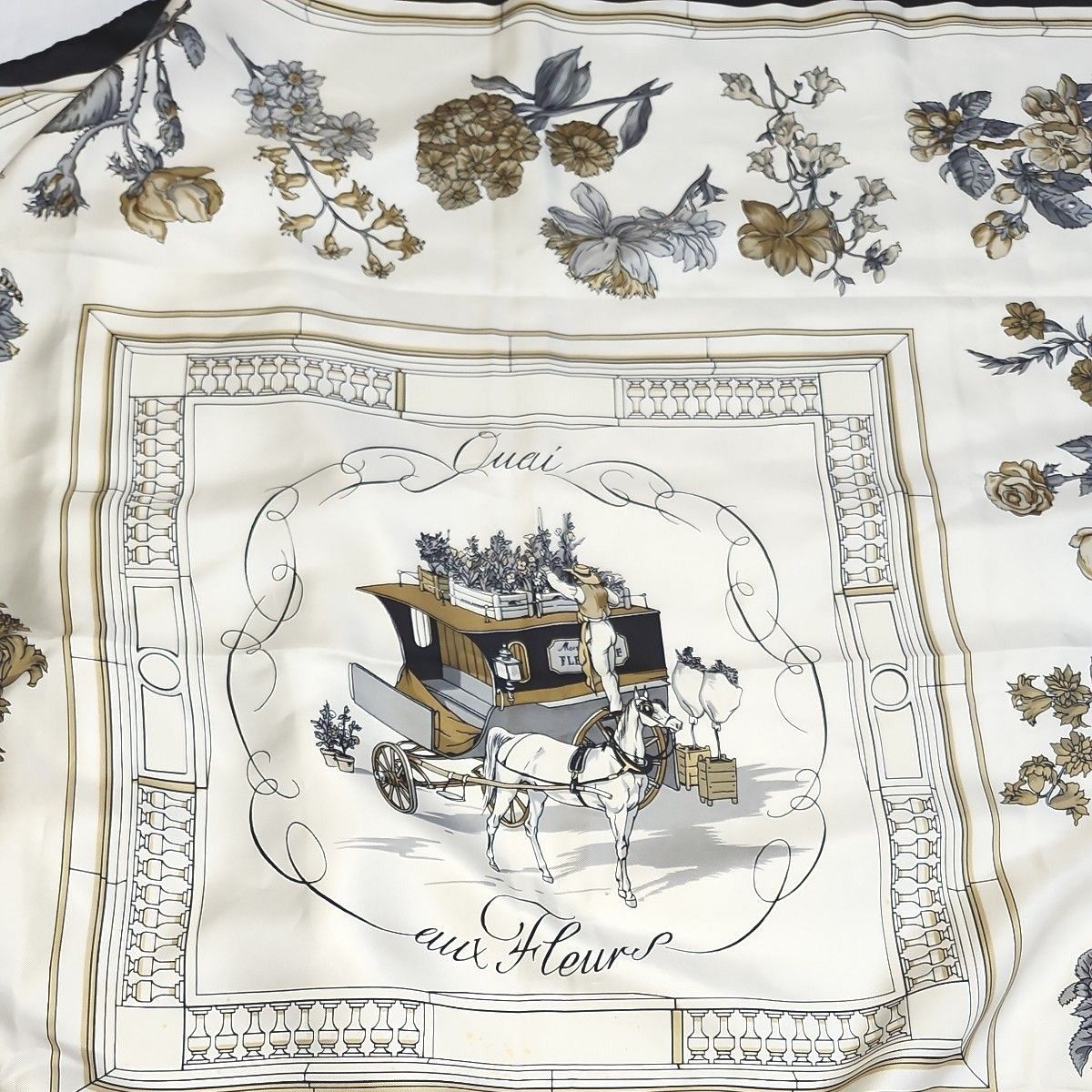 ヴィンテージ エルメス スカーフ カレ90 Quai Aux Fleurs 花咲く ヴィンテージ エルメス スカーフ カレ90 Quai Aux Fleurs 花咲く