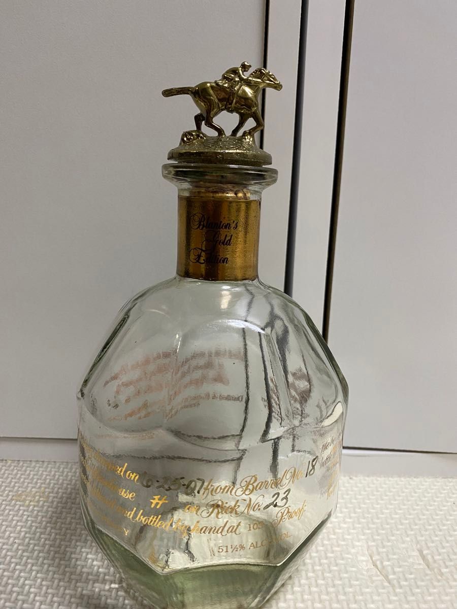 ブラントン ゴールド バーボン ディスプレイ Blanton 金キャップ ブラントン ゴールド バーボン ディスプレイ Blanton 金キャップ