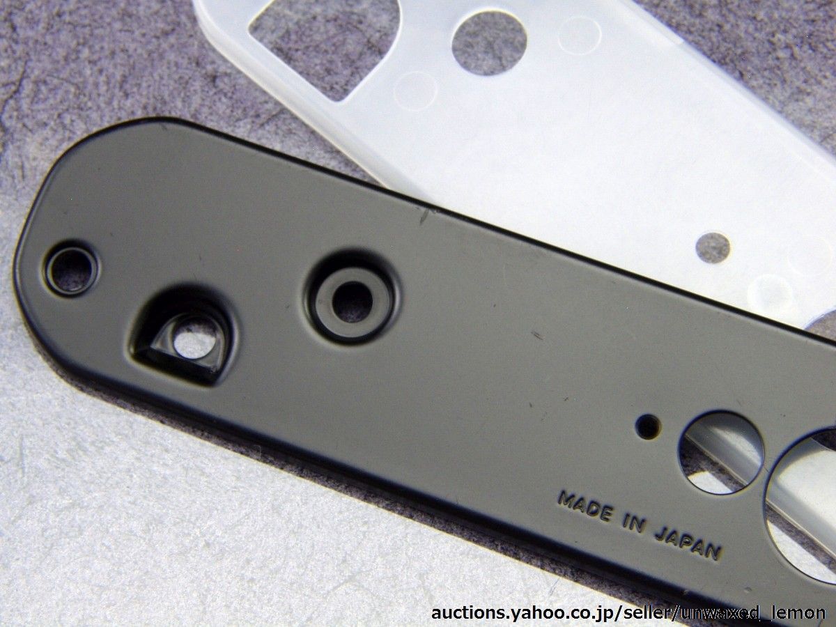 ニコン 底板・モータードライブ接点蓋・保護カバー Nikon F3用 ニコン 底板・モータードライブ接点蓋・保護カバー Nikon F3用