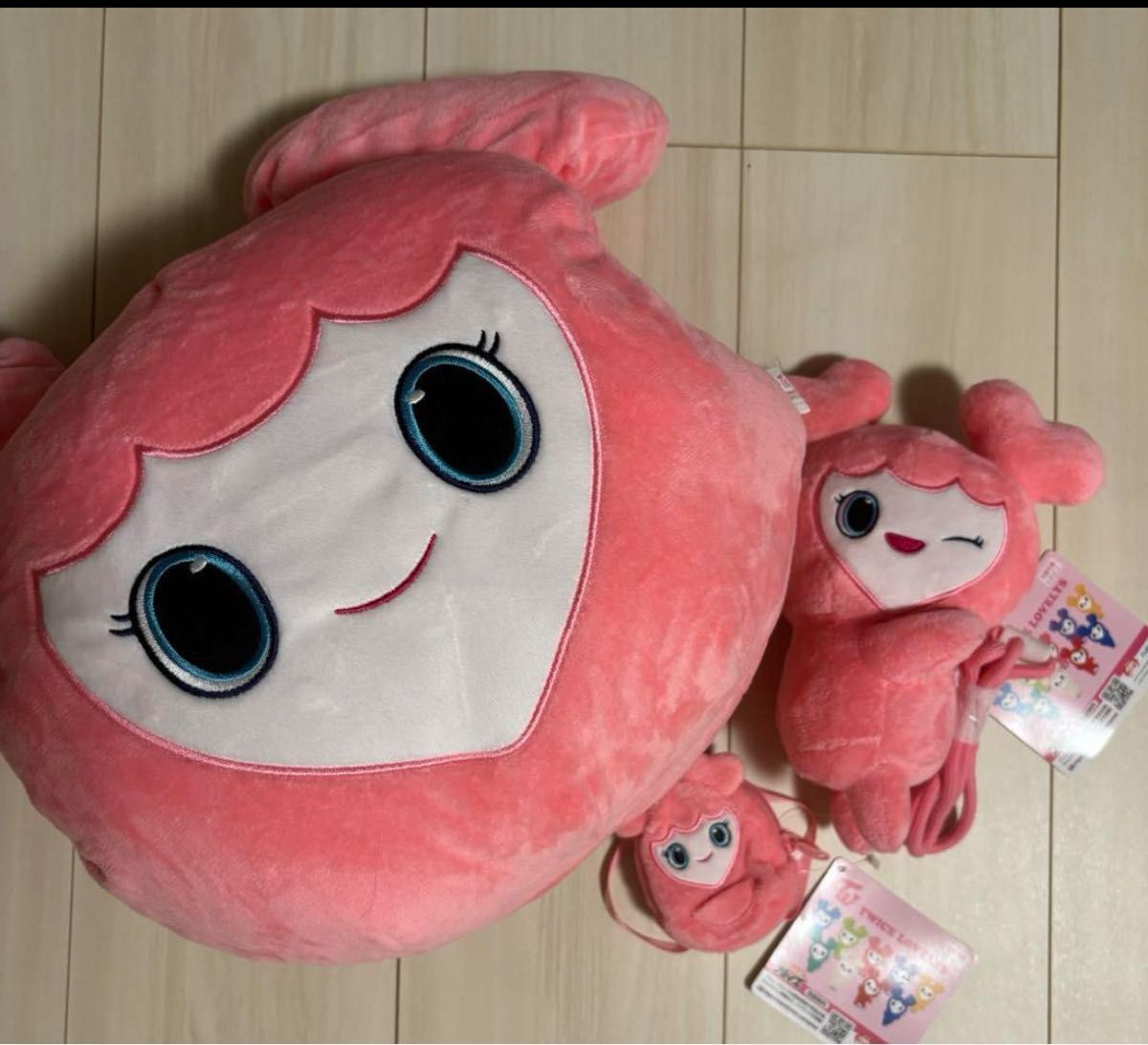 TWICE LOVELYS おひるねクッション だきつきポシェット モモ TWICE LOVELYS おひるねクッション だきつきポシェット モモ