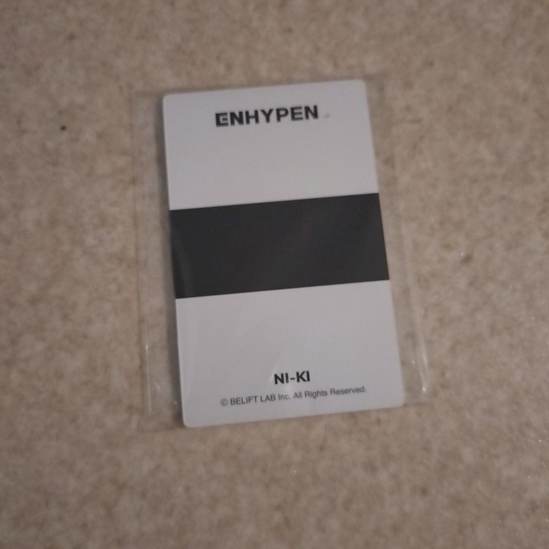 ENHYPEN ペンライト 封入 トレカ セット ニキ ヒスン ジェイク ENHYPEN ペンライト 封入 トレカ セット ニキ ヒスン ジェイク