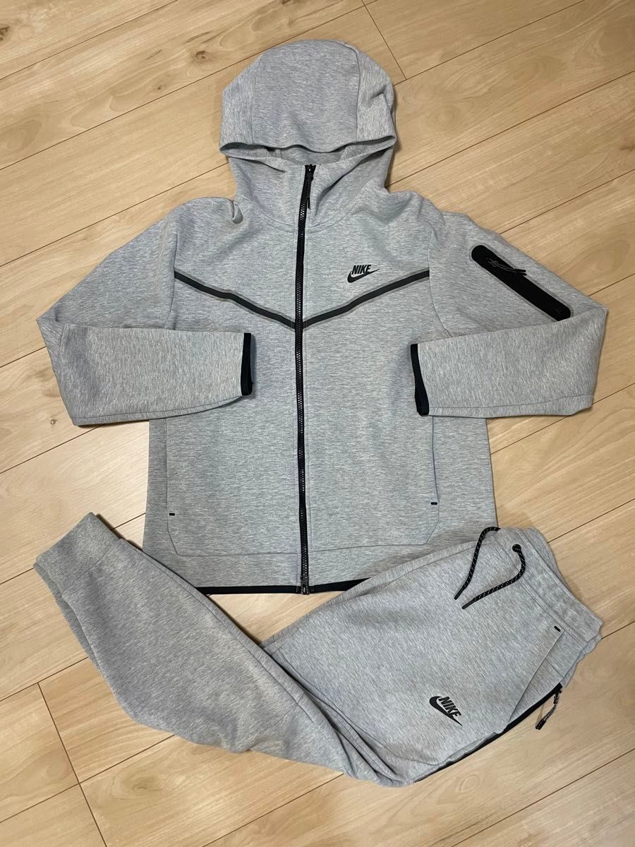 ナイキテックフリース セットアップ 美品 グレー LMサイズ ナイキテックフリース セットアップ 美品 グレー LMサイズ