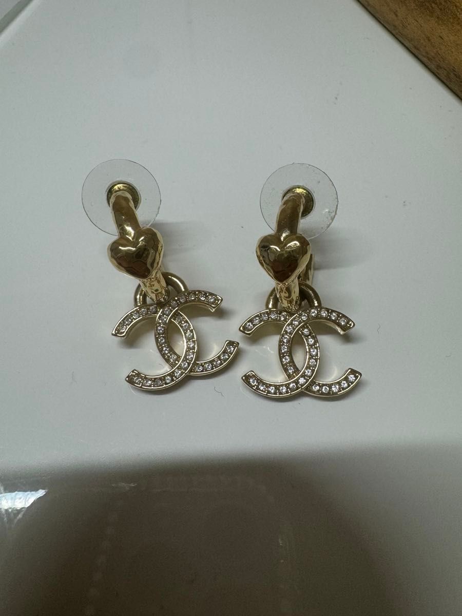 CHANEL ピアス シャネル ゴールド系 アクセサリー 値段交渉可 CHANEL ピアス シャネル ゴールド系 アクセサリー 値段交渉可
