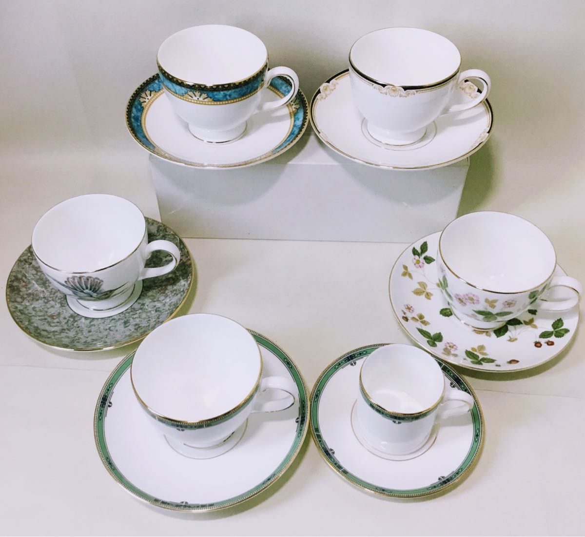 美品】Wedgwood (ウェッジウッド) カップ&ソーサー(異なる 美品】Wedgwood (ウェッジウッド) カップ&ソーサー(異なる