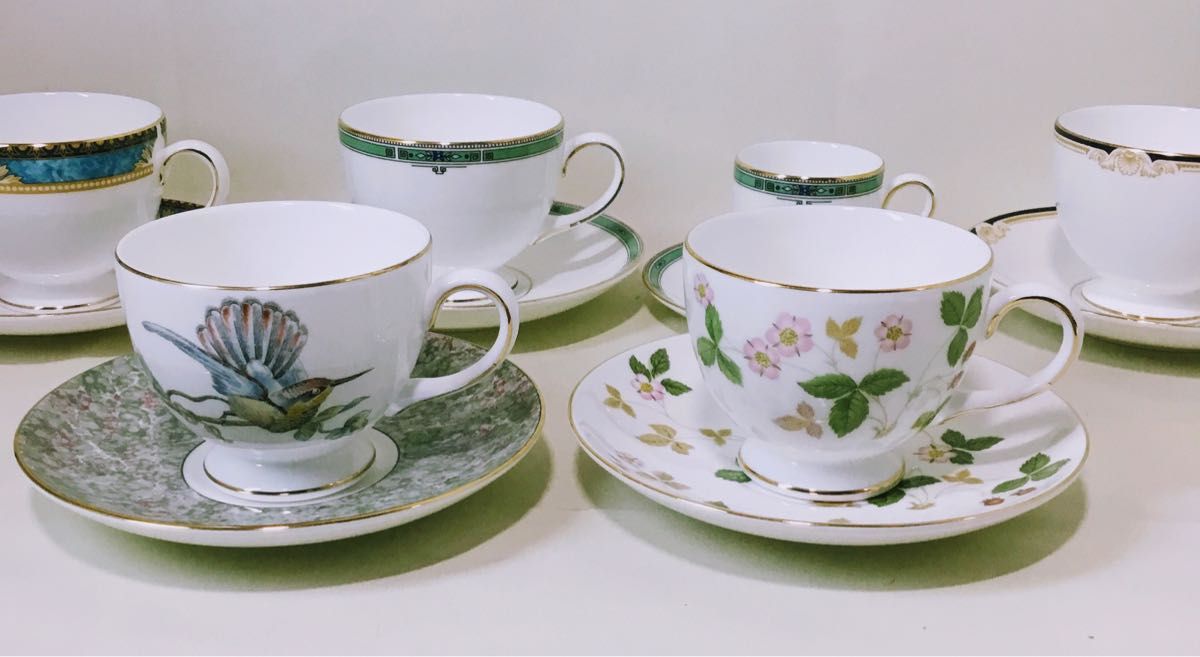 美品】Wedgwood (ウェッジウッド) カップ&ソーサー(異なる 美品】Wedgwood (ウェッジウッド) カップ&ソーサー(異なる
