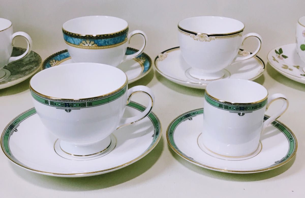 美品】Wedgwood (ウェッジウッド) カップ&ソーサー(異なる 美品】Wedgwood (ウェッジウッド) カップ&ソーサー(異なる