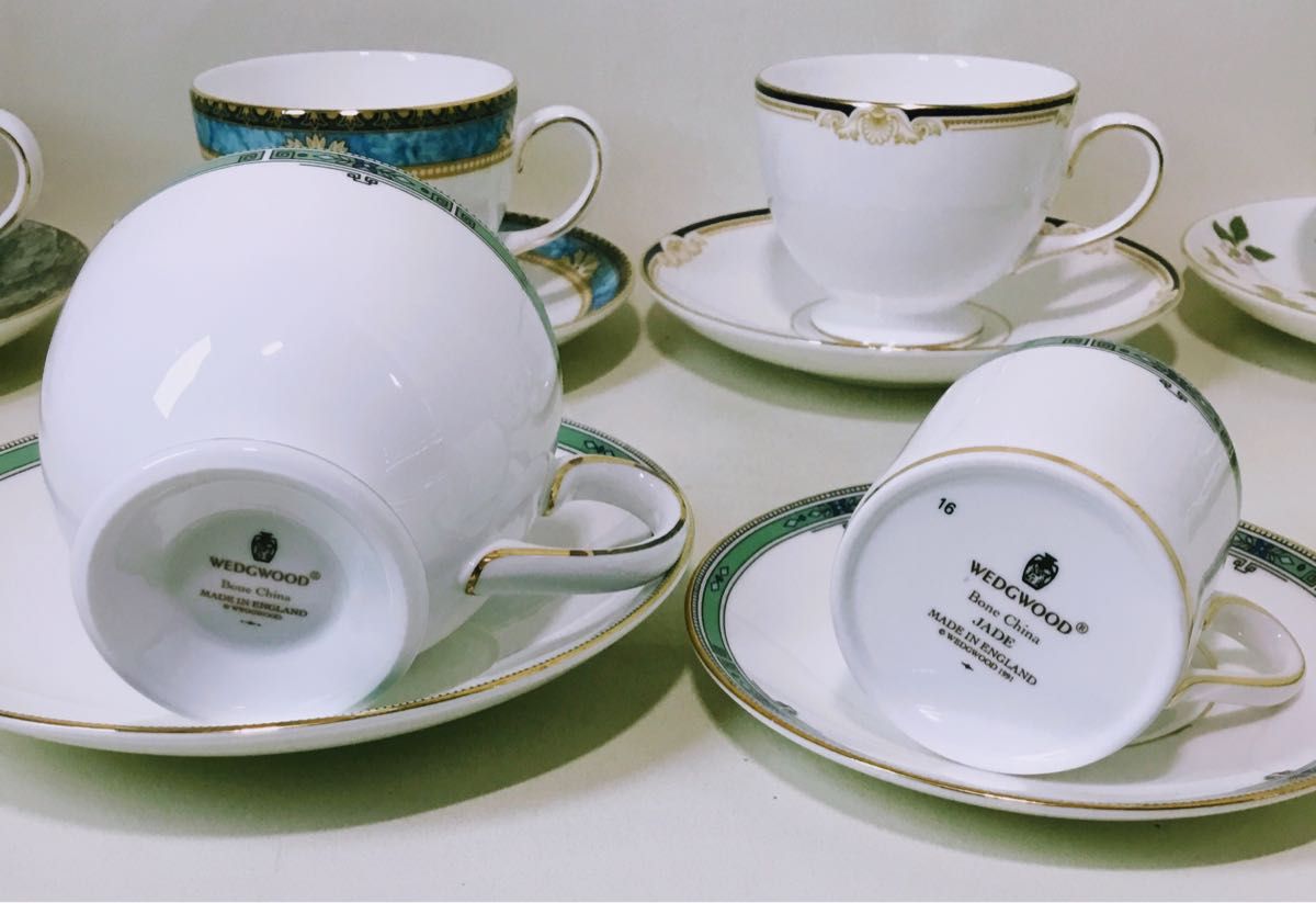 美品】Wedgwood (ウェッジウッド) カップ&ソーサー(異なる 美品】Wedgwood (ウェッジウッド) カップ&ソーサー(異なる