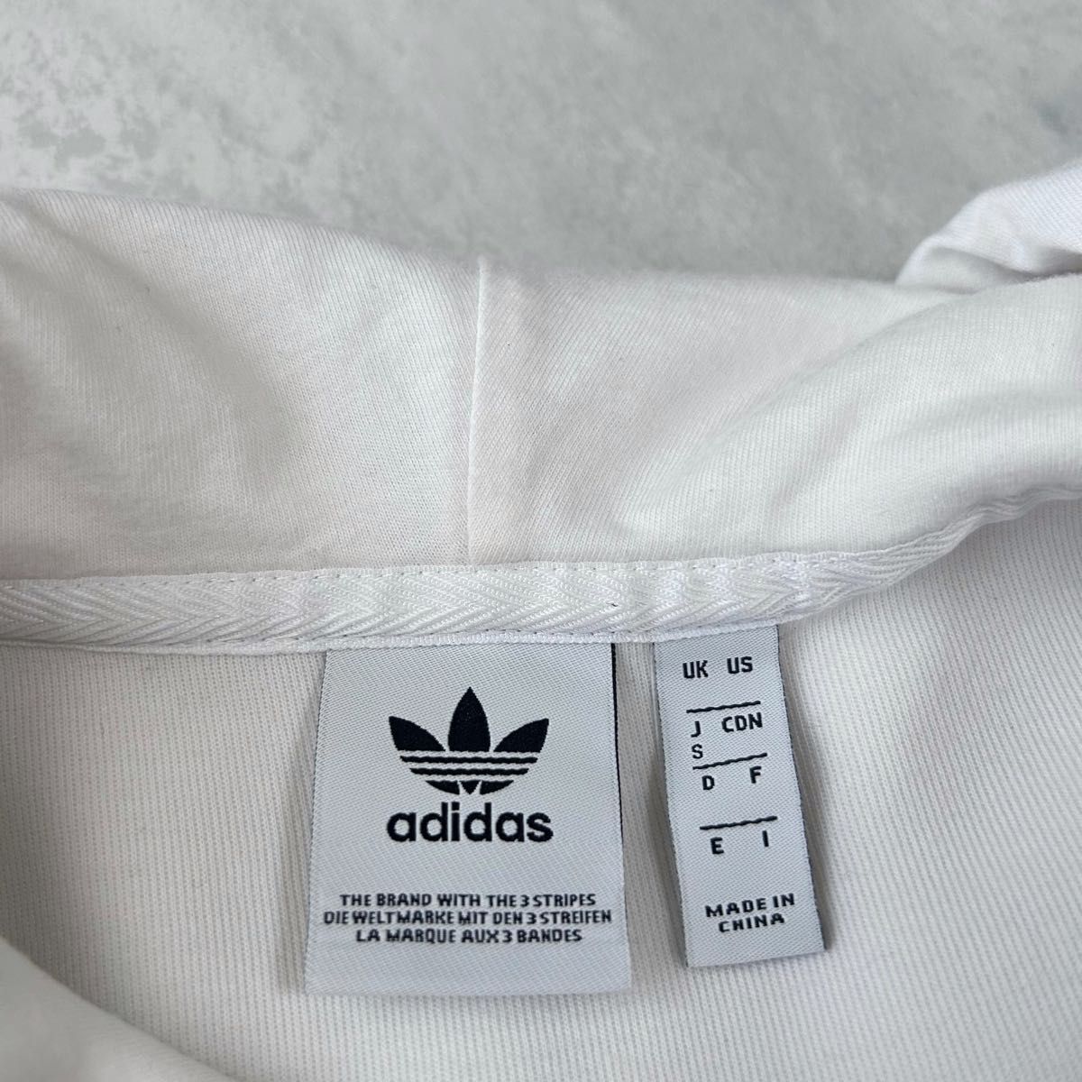 アディダス adidas パーカー ハート刺繍 トレフォイルロゴ アディダス adidas パーカー ハート刺繍 トレフォイルロゴ