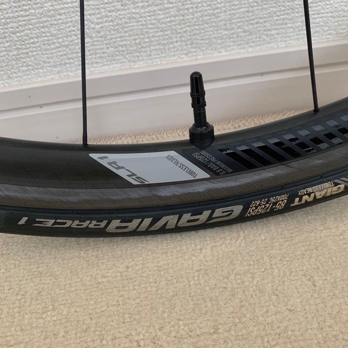 Giant SLR1 ホイール&タイヤ&シマノスプロケット&クイック Giant SLR1 ホイール&タイヤ&シマノスプロケット&クイック