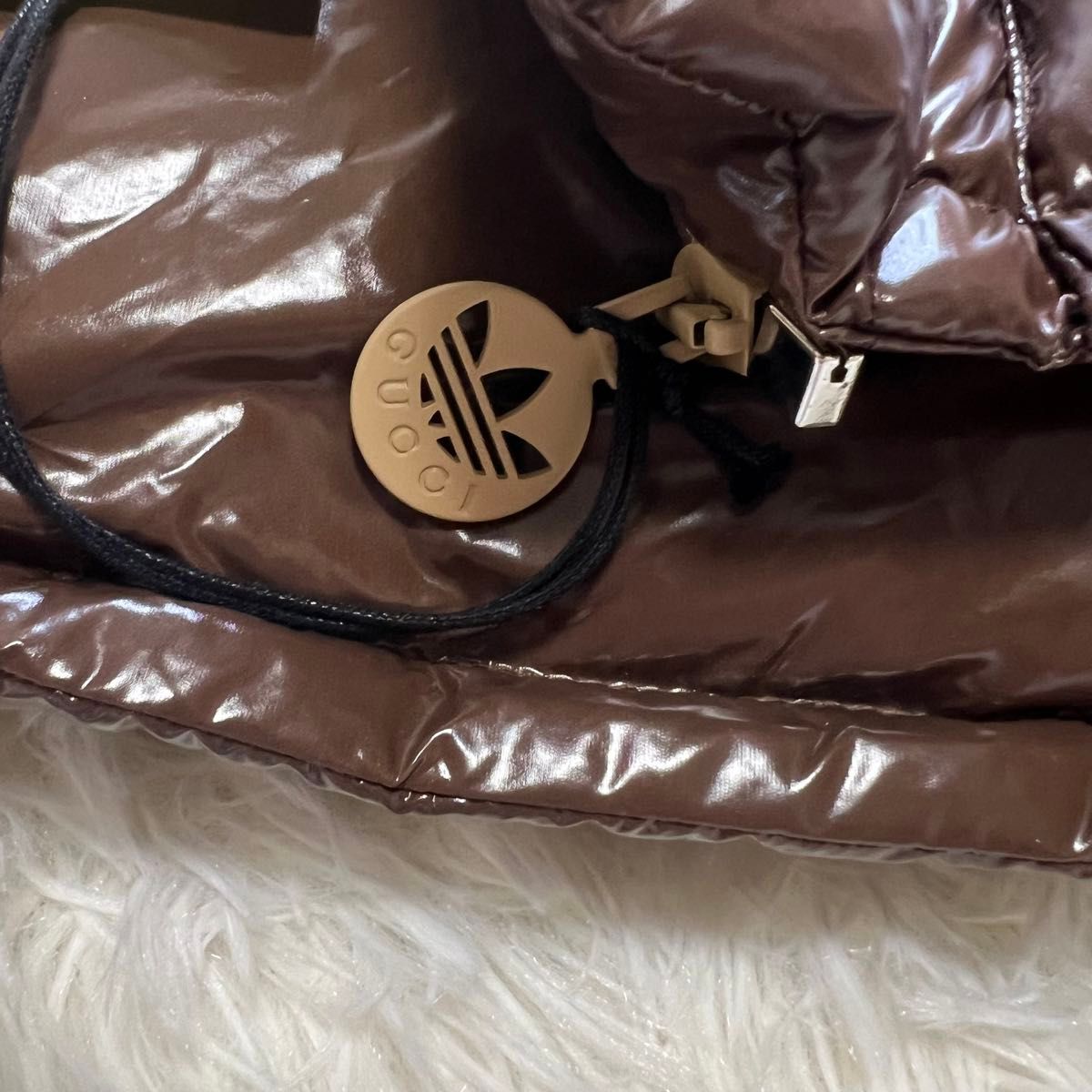 新品 GUCCI adidas コラボ ダウンベスト アウター 大きめ L 新品 GUCCI adidas コラボ ダウンベスト アウター 大きめ L