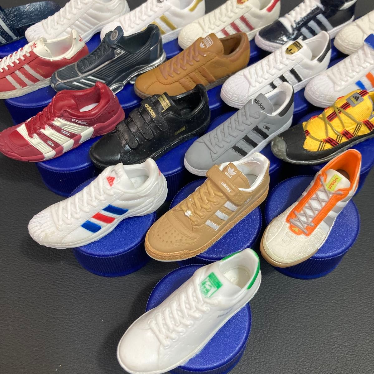 ペプシ ボトルキャップ adidas アディダス スニーカー ペプシ ボトルキャップ adidas アディダス スニーカー