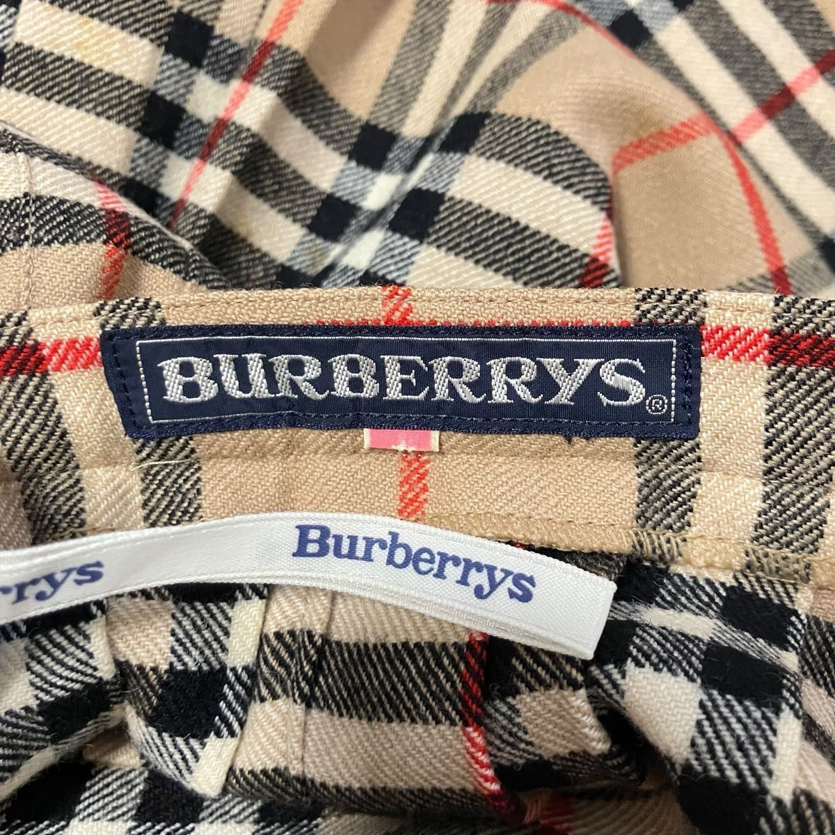 良品 BURBERRY バーバリーズ ロング丈 プリーツスカート 巻き 良品 BURBERRY バーバリーズ ロング丈 プリーツスカート 巻き
