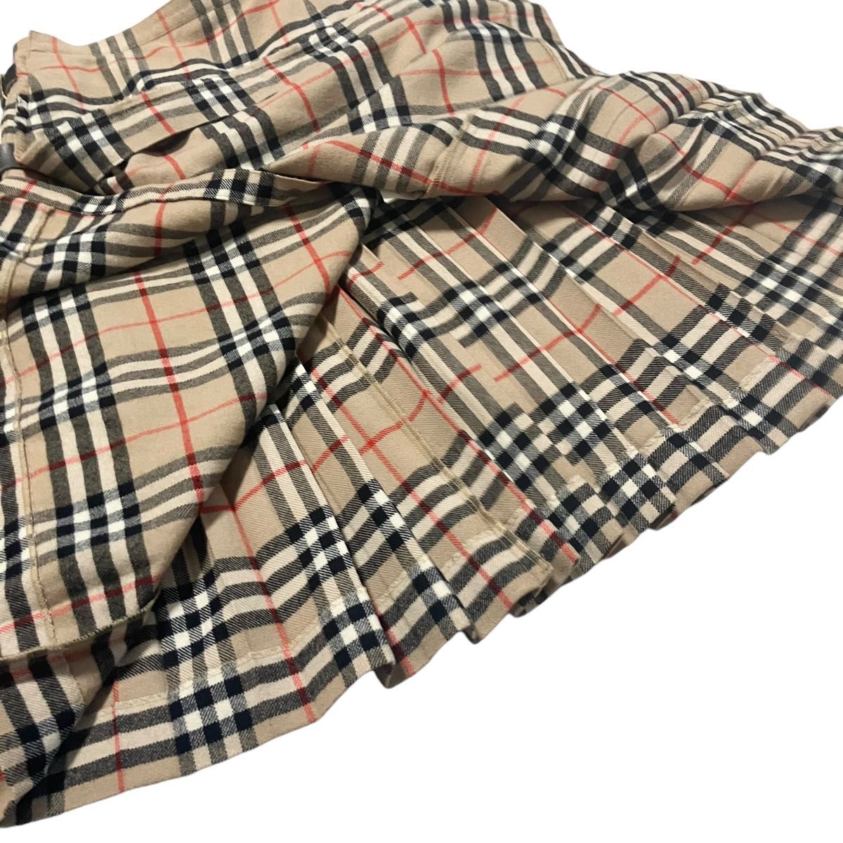 良品 BURBERRY バーバリーズ ロング丈 プリーツスカート 巻き 良品 BURBERRY バーバリーズ ロング丈 プリーツスカート 巻き
