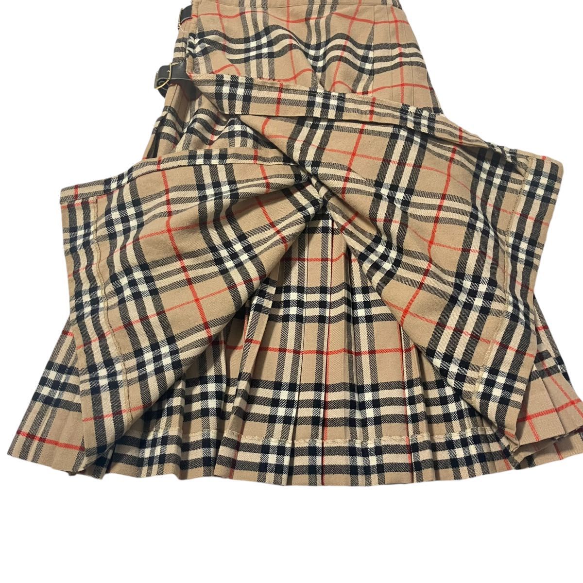 良品 BURBERRY バーバリーズ ロング丈 プリーツスカート 巻き 良品 BURBERRY バーバリーズ ロング丈 プリーツスカート 巻き