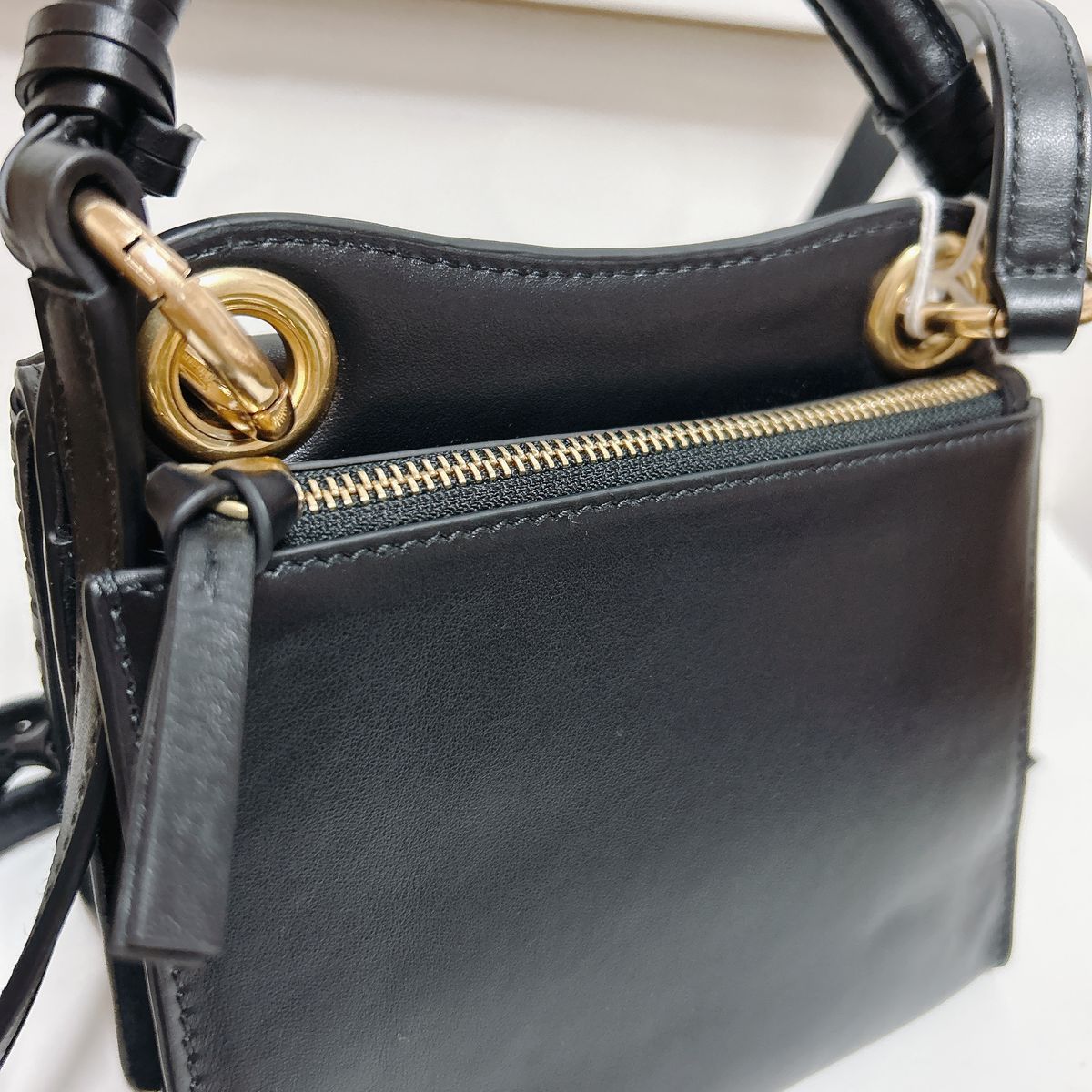 新品未使用】大人気SEE BY CHLOE ミニクロスボディバッグ|Yahoo 新品未使用】大人気SEE BY CHLOE ミニクロスボディバッグ|Yahoo