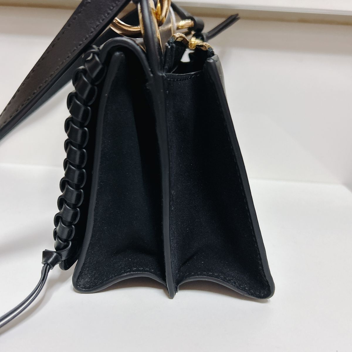 新品未使用】大人気SEE BY CHLOE ミニクロスボディバッグ|Yahoo 新品未使用】大人気SEE BY CHLOE ミニクロスボディバッグ|Yahoo