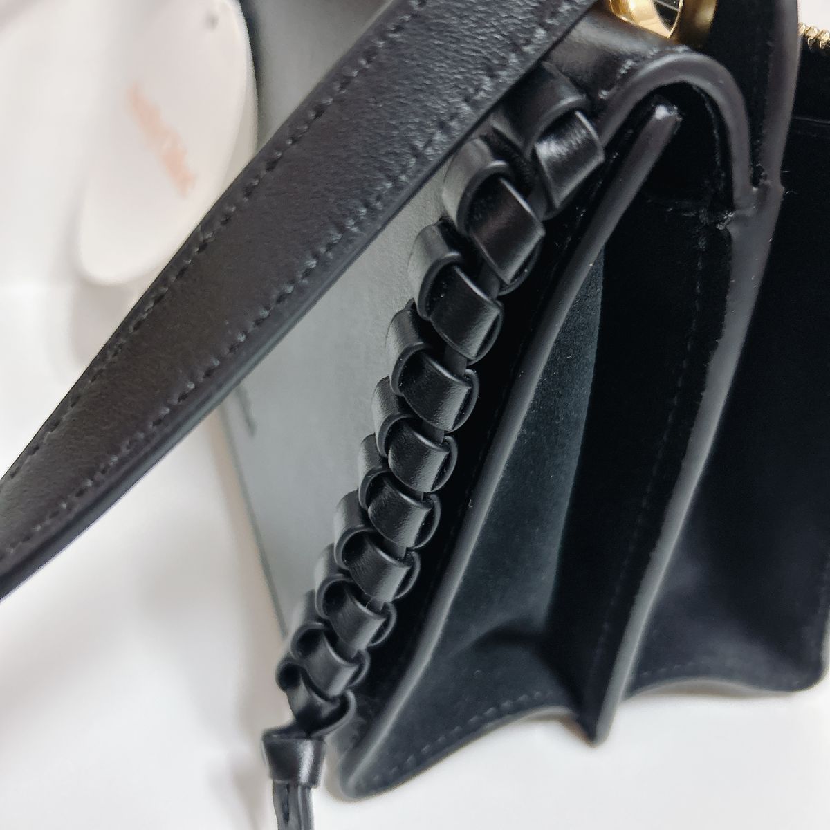 新品未使用】大人気SEE BY CHLOE ミニクロスボディバッグ|Yahoo 新品未使用】大人気SEE BY CHLOE ミニクロスボディバッグ|Yahoo