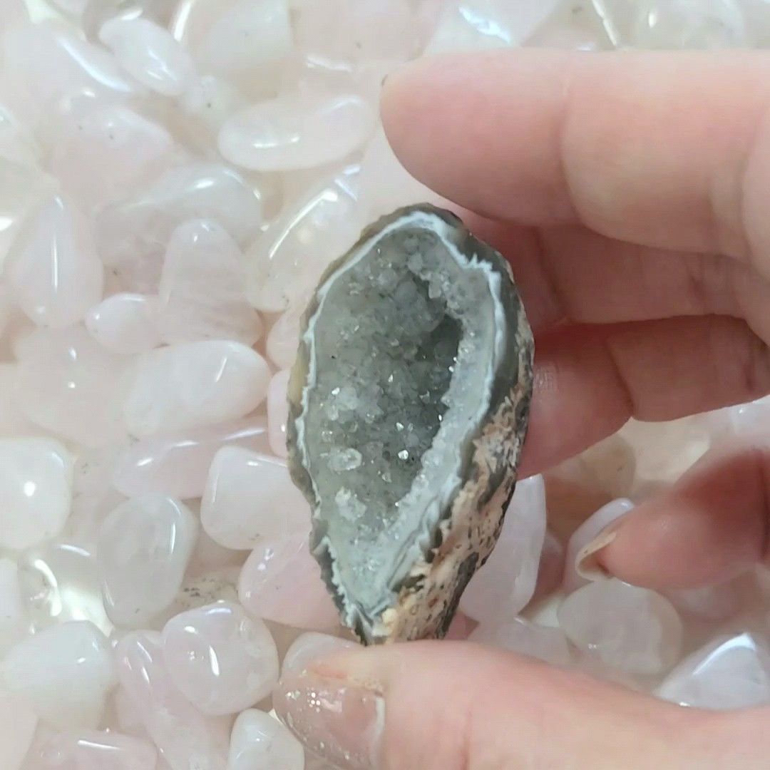geode agate 小さな鍾乳洞 ジオード瑪瑙 ペア ハート トレジャーアゲート 天然石 原石 浄化 恋愛運 結婚運 龍穴