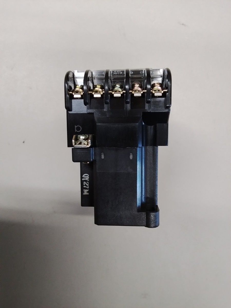 富士電機 電磁開閉器 SRCa3931-05/X(2a) 200V 0 2Kw 1個|Yahoo 富士電機 電磁開閉器 SRCa3931-05/X(2a) 200V 0 2Kw 1個|Yahoo
