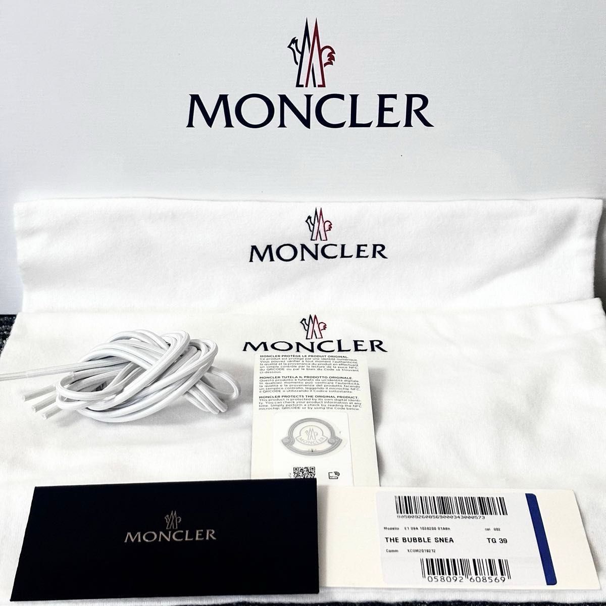 極美品】MONCLERモンクレール スニーカー・THEBUBBLESNEAKER 極美品】MONCLERモンクレール スニーカー・THEBUBBLESNEAKER
