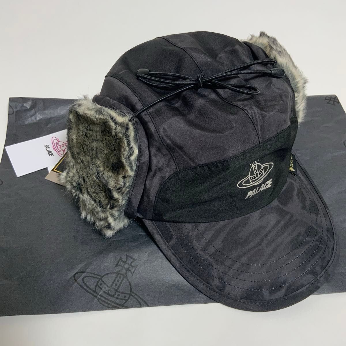 Palace x Vivienne Westwood GORE-TEX Shooting Cap Mono Print Palace x Vivienne Westwood GORE-TEX Shooting Cap Mono Print