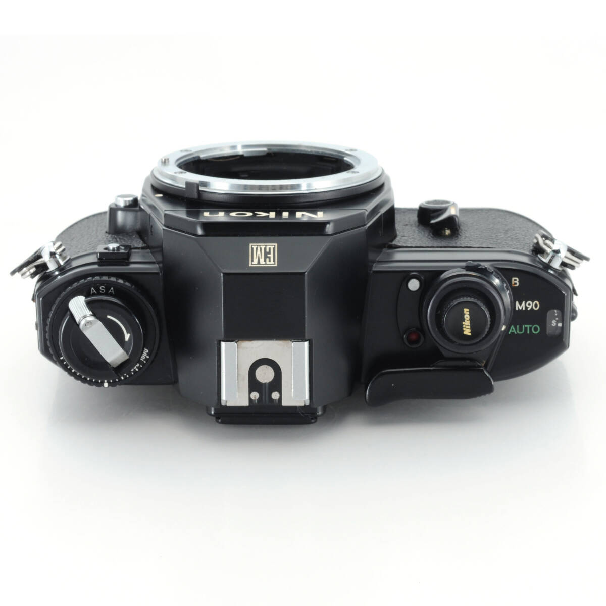 ニコン】Nikon EM フィルムカメラ + Ai-S 50mm F1.8 レンズ付き ニコン】Nikon EM フィルムカメラ + Ai-S 50mm F1.8 レンズ付き