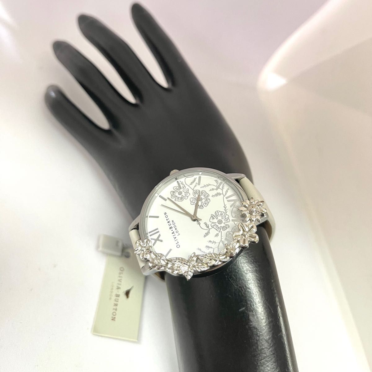 稼働 未使用保管品 美品 OLIVIA・BURTON レディース腕時計 お花 稼働 未使用保管品 美品 OLIVIA・BURTON レディース腕時計 お花