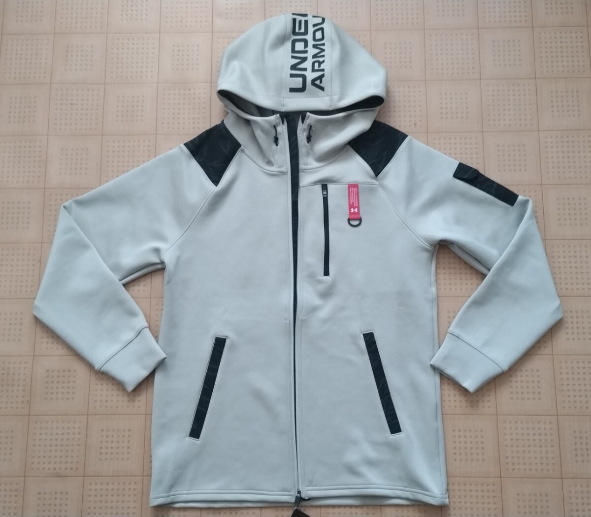即決新品 Mサイズ UNDER ARMOUR ニット ハイブリッドジャージ 即決新品 Mサイズ UNDER ARMOUR ニット ハイブリッドジャージ