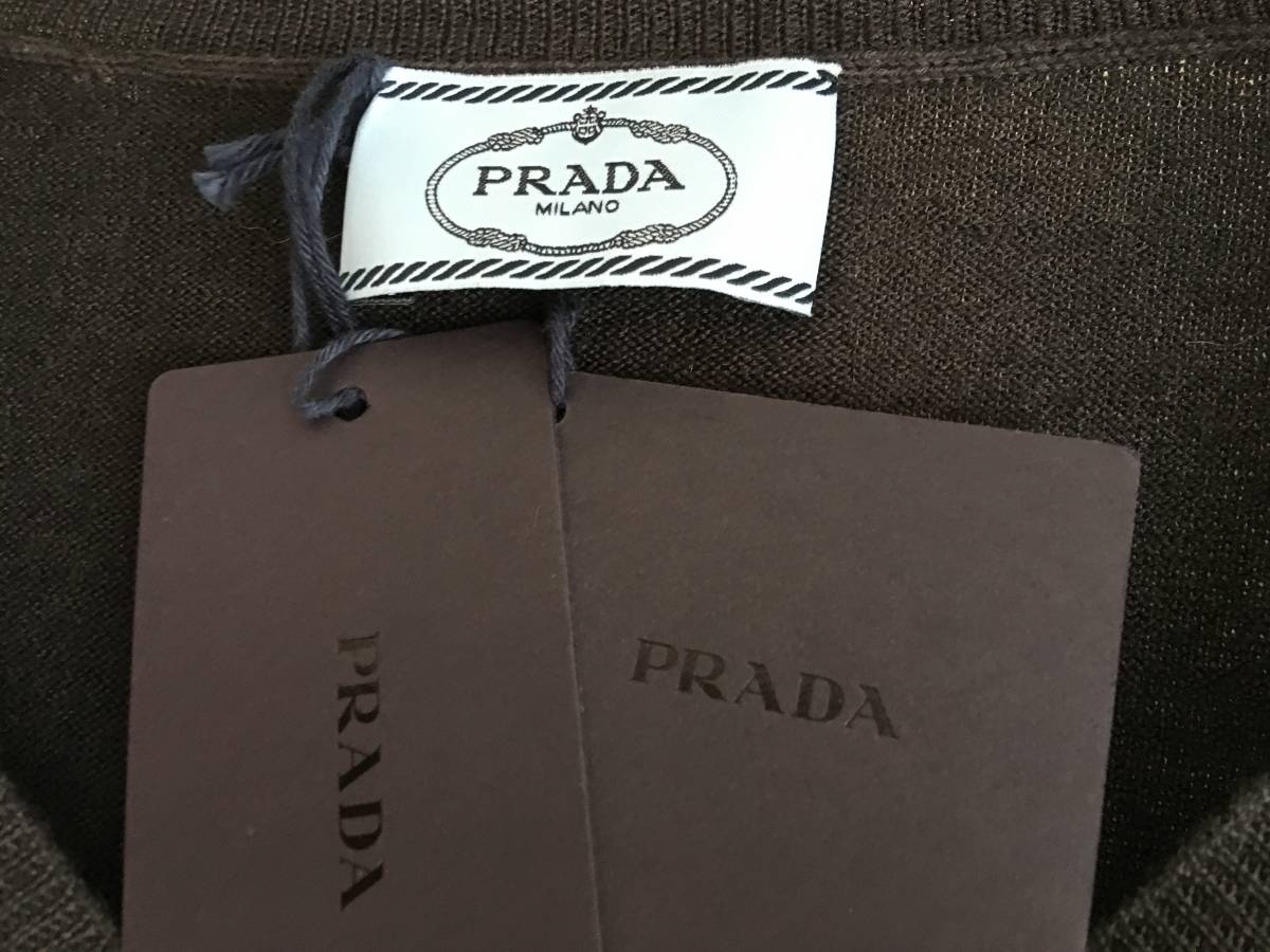  new goods Prada top class V neck wool knitted PRADA sweater wool gray mode 