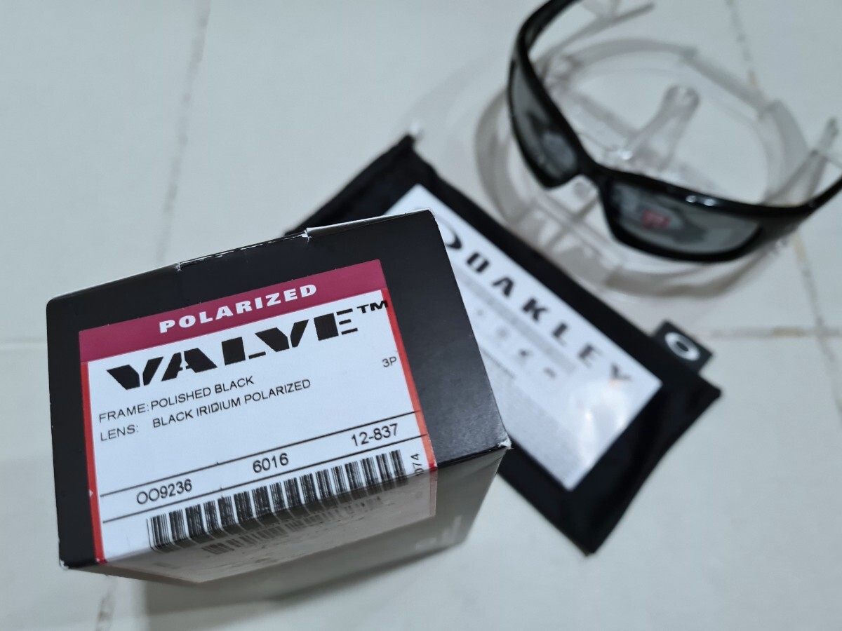 正規品 新品 偏光レンズ OAKLEY VALVE オークリー バルブ BLACK 正規品 新品 偏光レンズ OAKLEY VALVE オークリー バルブ BLACK